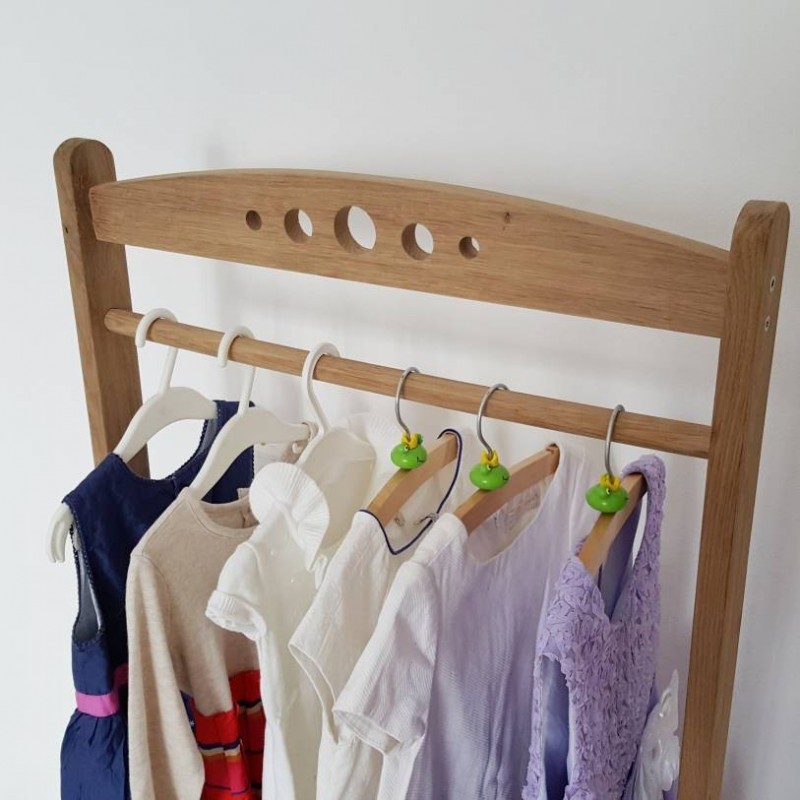 Вешалка для одежды в шкаф своими руками